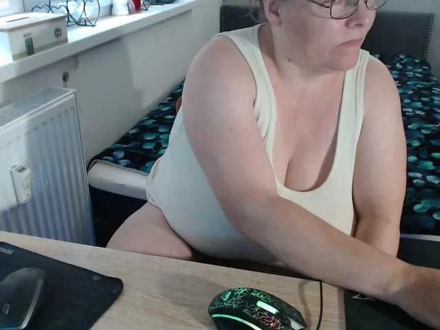 Bessy123 on BongaCams 