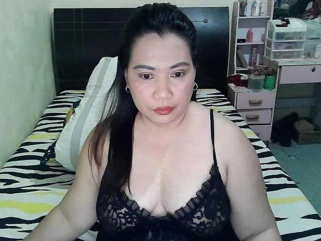 Ellaine08 on BongaCams 