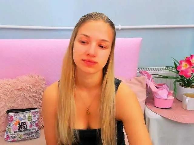 EvetteBody on BongaCams 