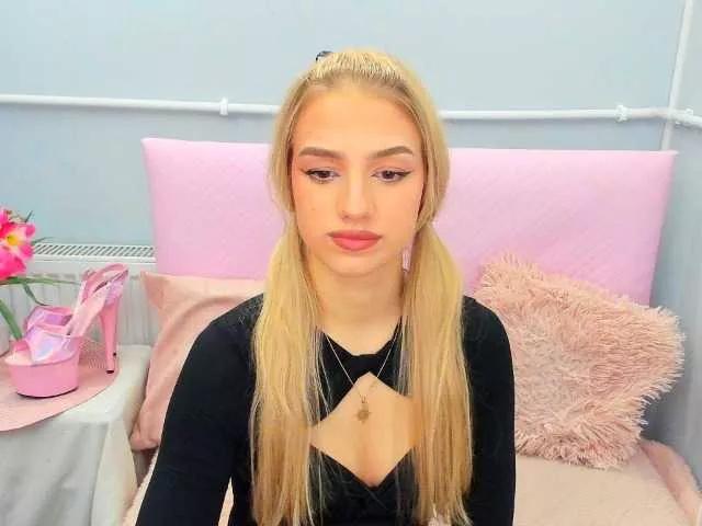 EvetteBody on BongaCams 