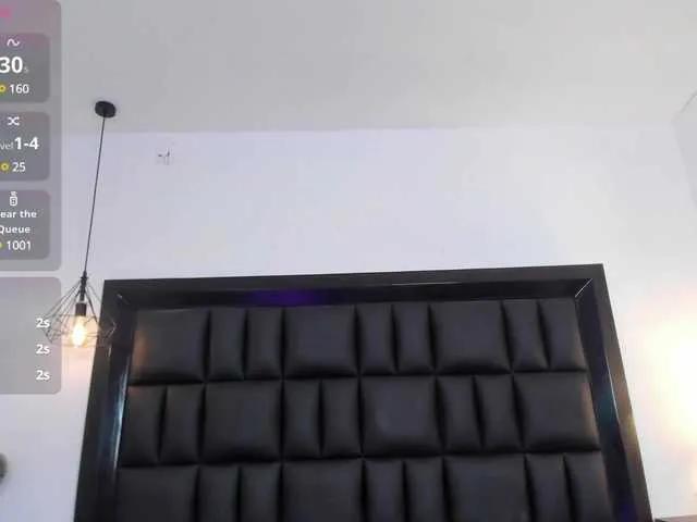 Petite-esther on BongaCams