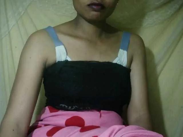 Pussy01lips on BongaCams