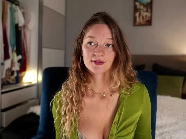SpecialART on BongaCams
