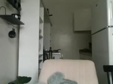 clairerae3 — two fingers in  my pussy til I cum ;) #bigboobs #naturalbigboobs #naturalboobs [2000 tokens remaining]