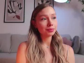 elliemore on Chaturbate 