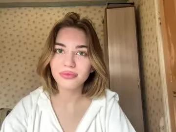 hsiuscherich — GOAL: Make funny face! Hi I'm #new at CB ! Welcome! #shy #18 #blonde #skinny [10 tokens remaining]