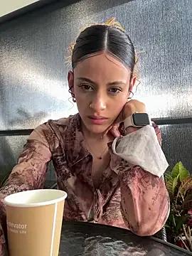 alana15 on StripChat 