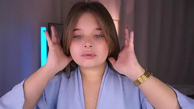 Anna_Nicol — take off my shirt and flash my nipples