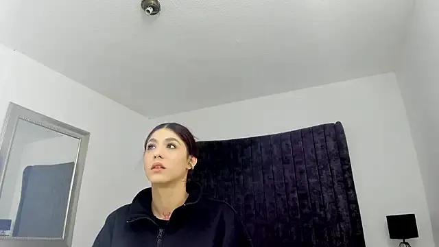 AnnyCherry_ on StripChat 