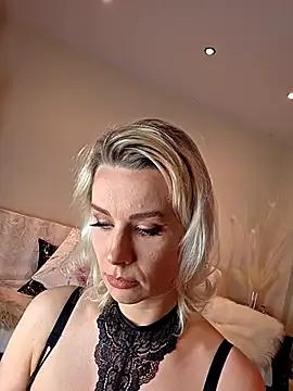 AureliaDoux — Booty Tease 