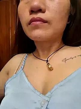 Bee_sweet on StripChat 