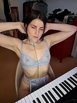 BelleFelicitas on StripChat 