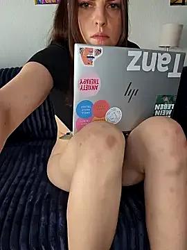 BelleFelicitas on StripChat 