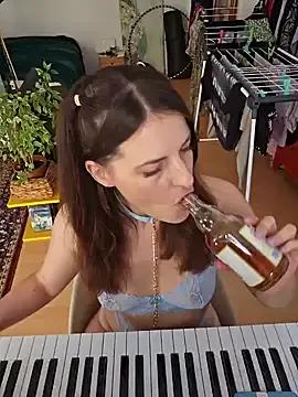 BelleFelicitas on StripChat 