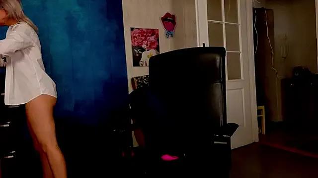 Bellydevilmilky on StripChat 