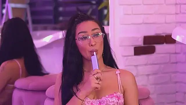 BonnieSins on StripChat 