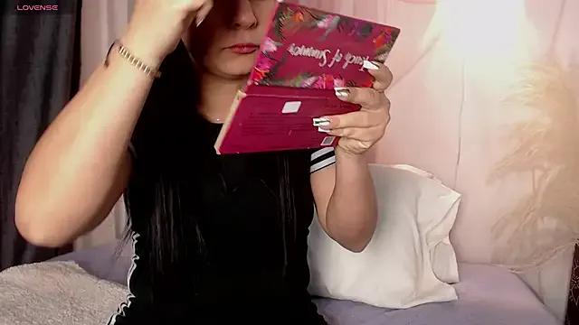 helenasaenz on StripChat 