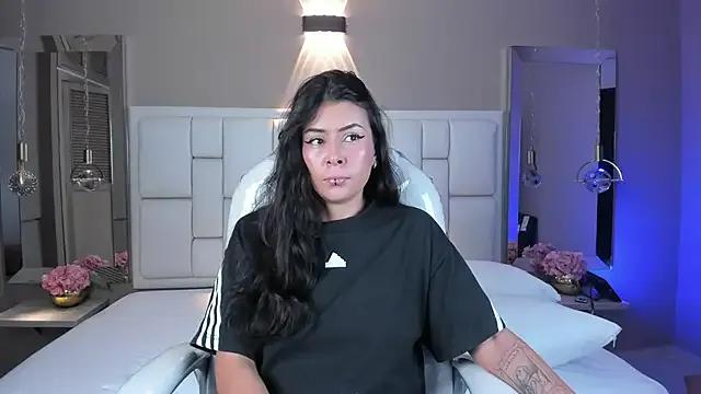 JessyEvans on StripChat 