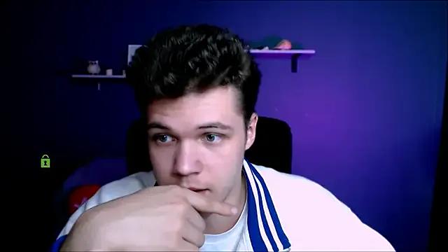 lucas_long_ — air kiss