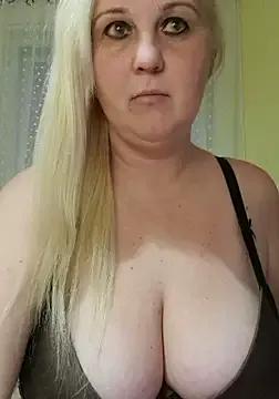 Mayci1984 — pussy oil