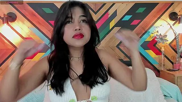 NaiirobiSwan on StripChat 