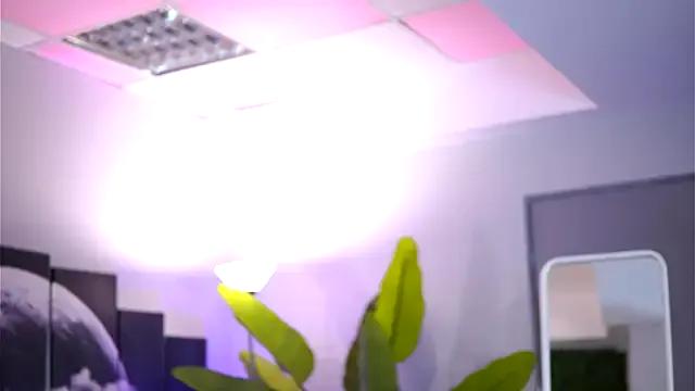 RaquelleVon — undress me and warm me up