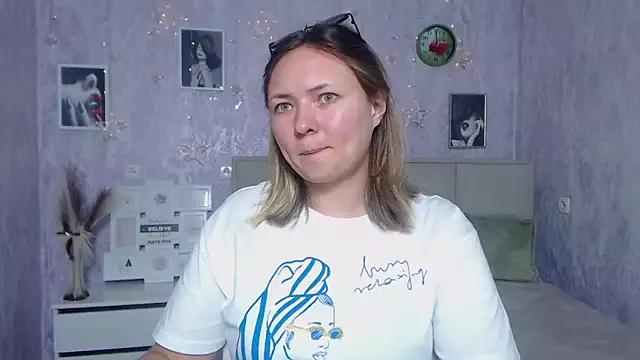 SallyVerda on StripChat 