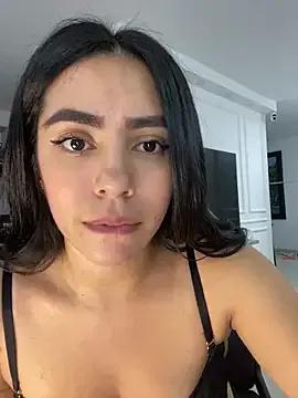 Sara-215 on StripChat 