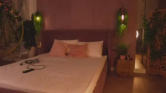 Smiley_Mia — gently suck your fingers