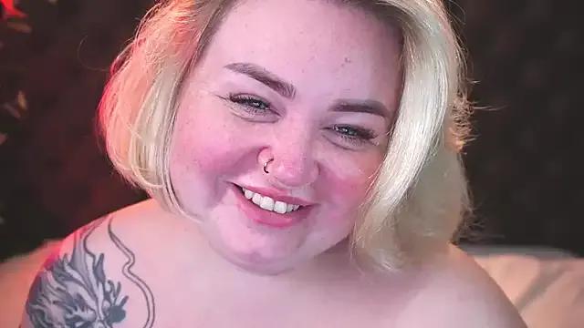 ZaraReignn on StripChat 